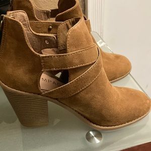 Rampage Brown Suede Booties